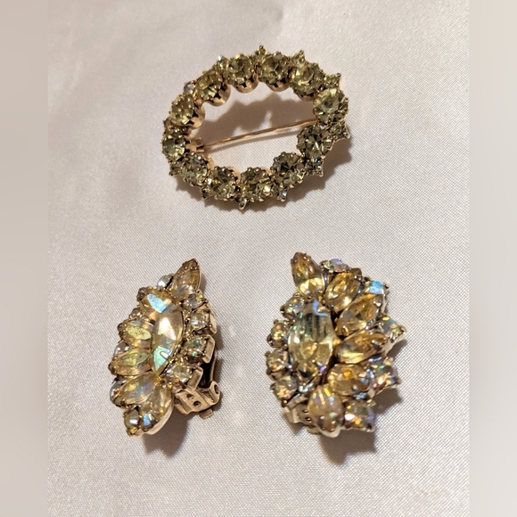 Gorgeous Vintage Yellow and AB Rhinestone Clip Earrings & Brooch Lot Gold Tone - Picture 1 of 12